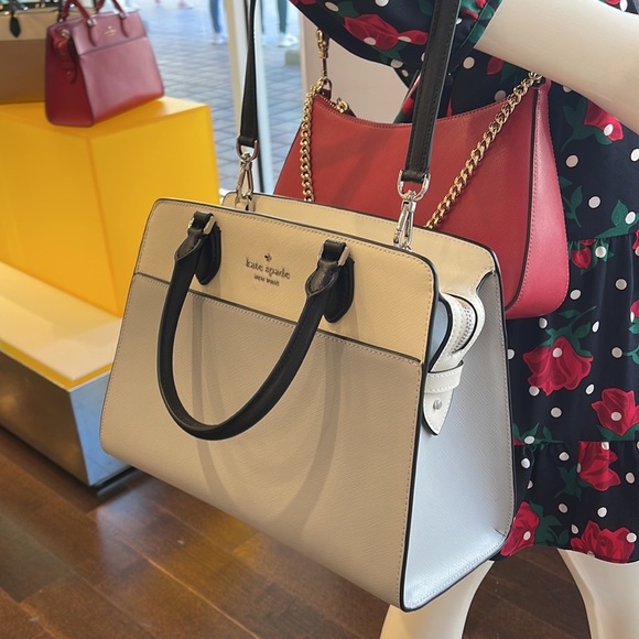 Kate Spade Madison Colorblock Saffiano Leather Medium Satchel
Platinum Grey
NWT - Picture 16 of 16